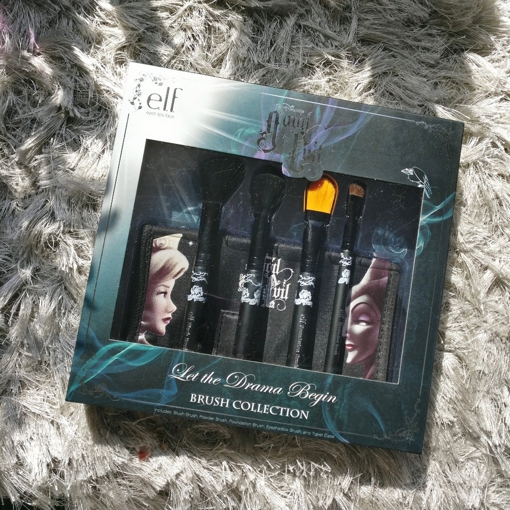 NWT Elf : Good vs Evil Brush Set w/Pouch